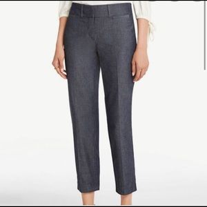 Anne Taylor Curvy Crop